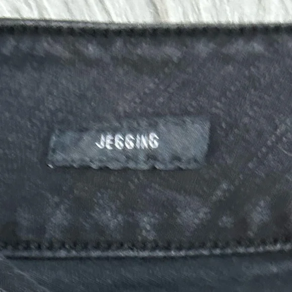 TORRID Premium Stretch Jegging - Distressed Black Wash Size 14R - Picture 7 of 8